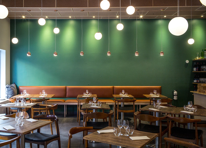 Bord 13 restaurant wine bar malmoe sweden branding interior design corporate mindsparkle mag designblog print printing paper emboss stamp bl
