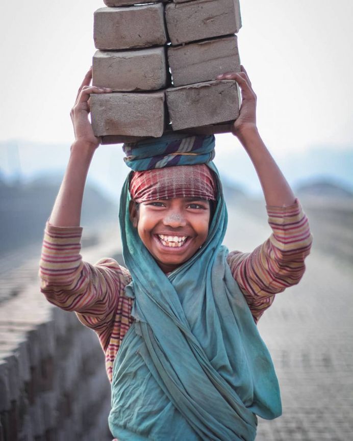 Powerful Documentary Street Kids Photography by Mou Aysha