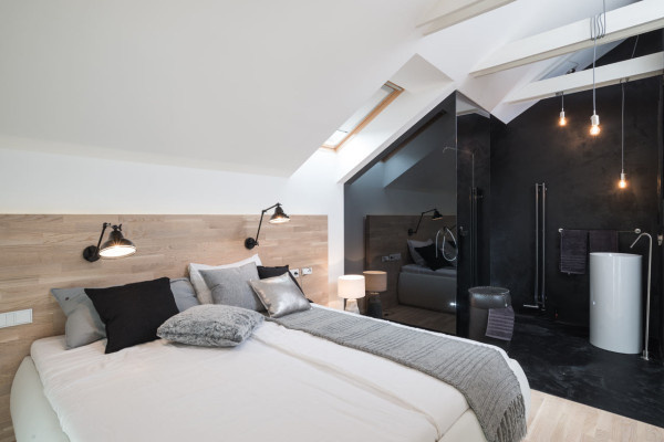 A Family Home with a Black & White Interior in main interior design Category #interior #design #decor #deco #decoration
