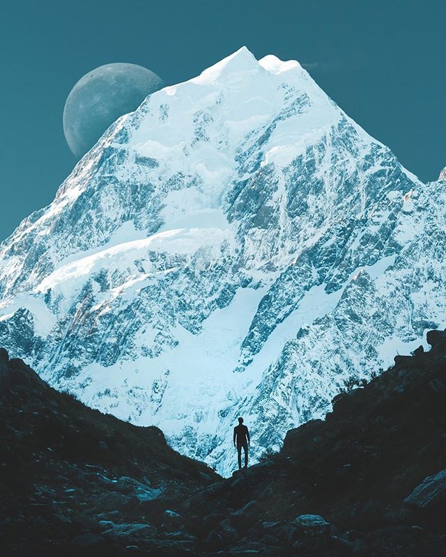 https://www.instagram.com/charlysavely/