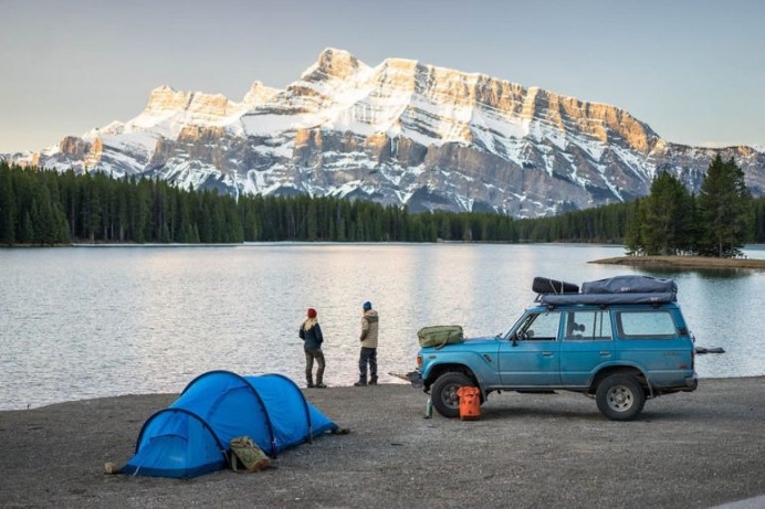 Vintage Land Cruiser + Swedish Ski Bunnies + Canadian Rockies = Incredible Trip