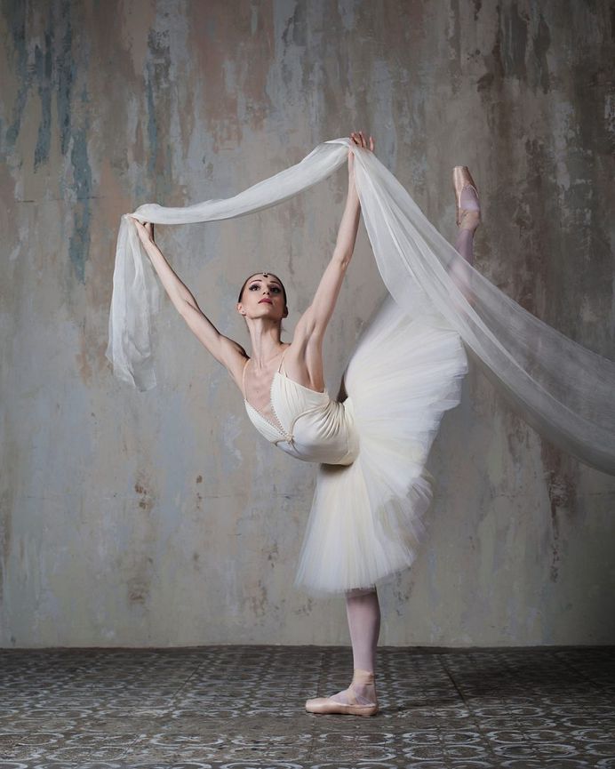Breathtaking Portraits Reveal The Haunting Beauty of Ballet