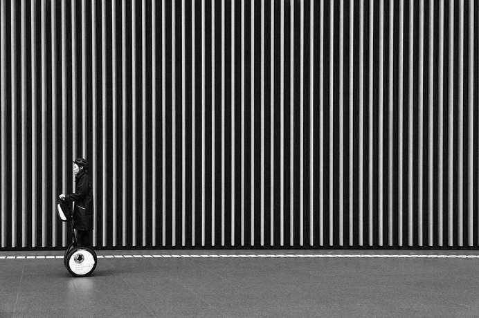 Black and White Minimalist Approach to Tokyo by Hiroharu Matsumoto