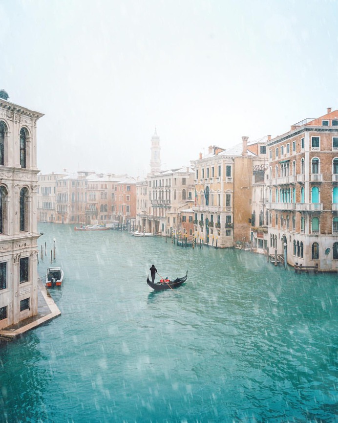 Fantastic Street Photos in Venice by Marco Gaggio