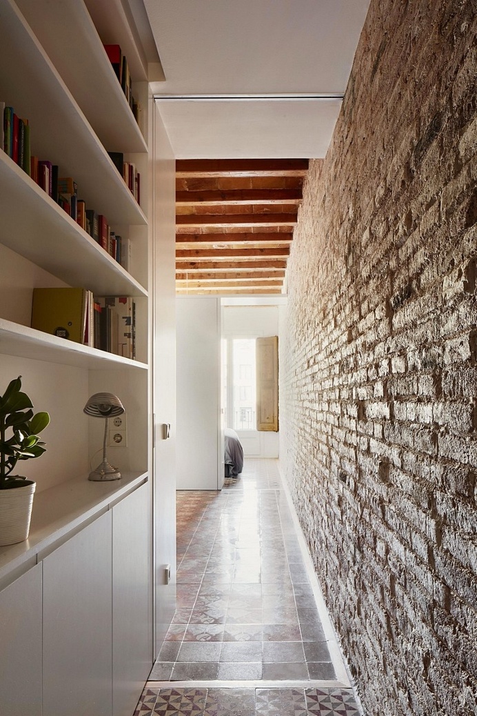 Refurbishment of a 27m Long Flat in the Eixample Quarter of Barcelona