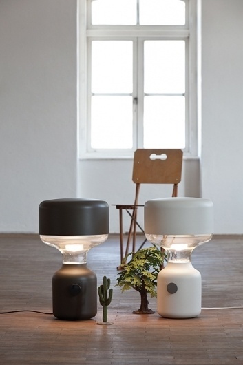 Google Reader (1000+) #simple #wood #white