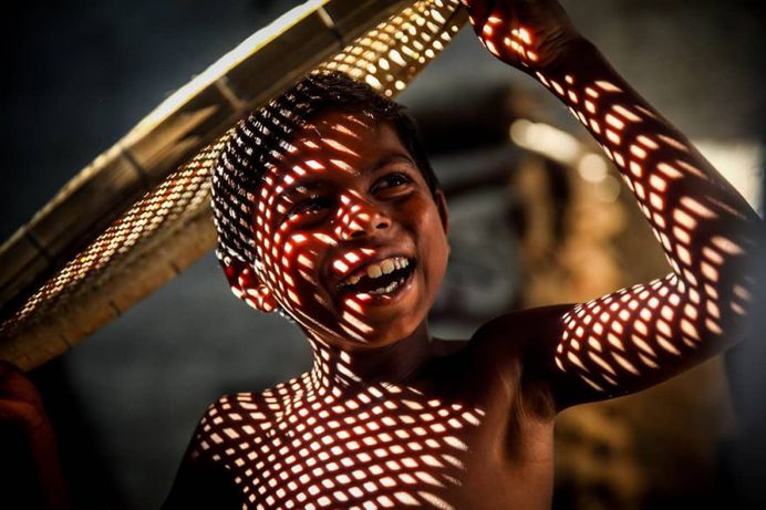 Powerful Documentary Street Kids Photography by Mou Aysha