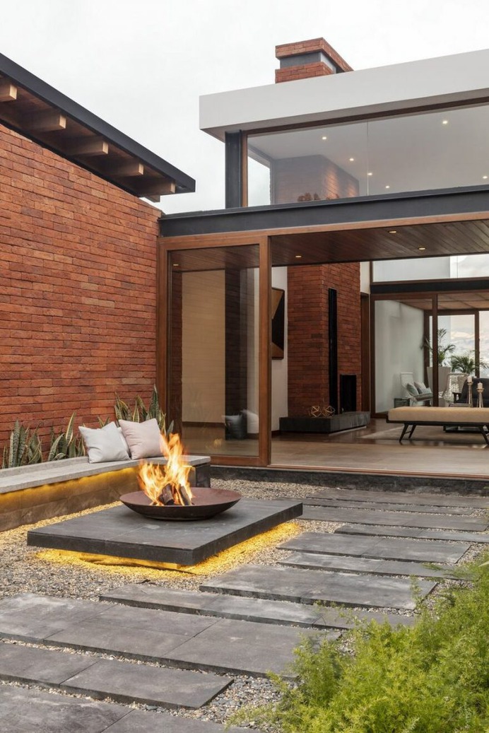 House AO – Architecture and Context, Looking at the Imbabura Volcano
