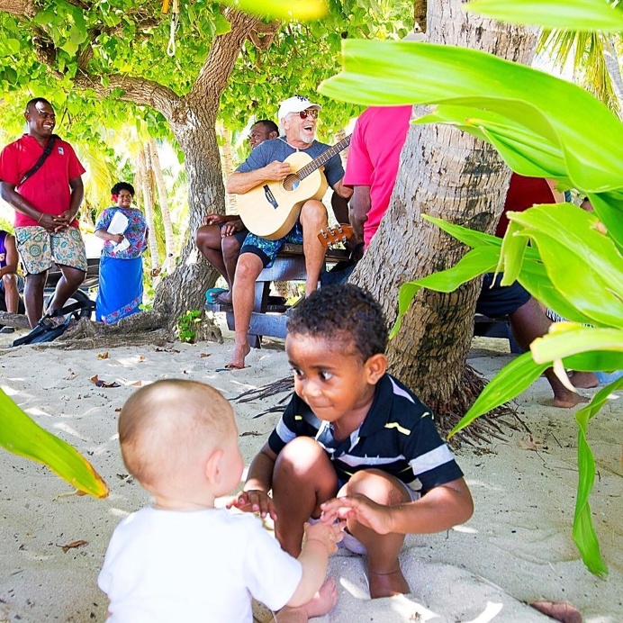 #lawnchildren #barefootchildreninthesand #tavarua #moretripphotos