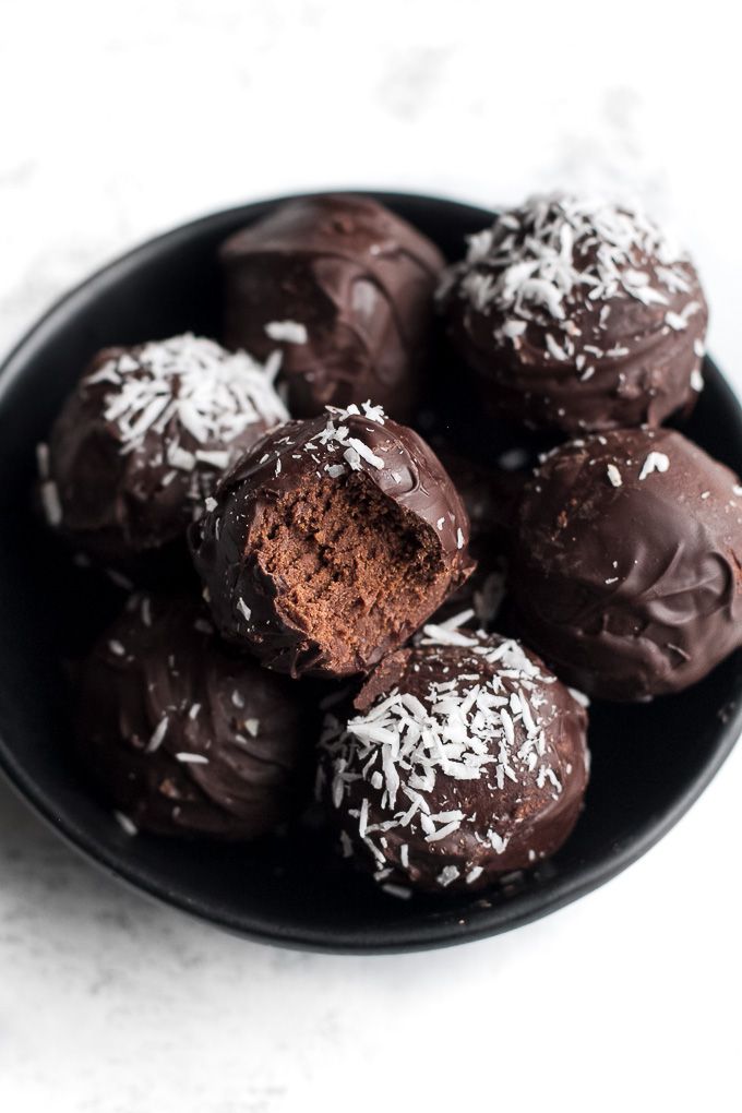Healthy No Bake Brownie Batter Truffles | runningwithspoons.com