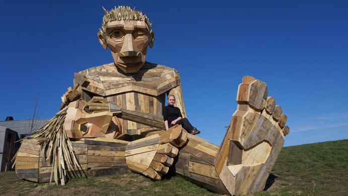 Last year, artist Thomas Dambo, created a whimsical wooden sculpture in the town of Tilst, Denmark