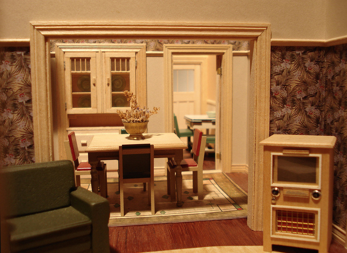 Bungalow Interior | Flickr - Photo Sharing! #interior #miniature #diorama #art