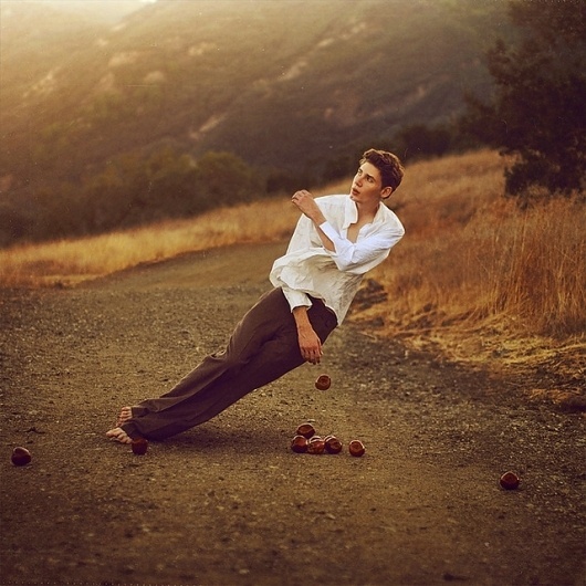 rise and fall | Flickr - Photo Sharing! #brooke #apple #male #photography #square #vintage #man #shaden
