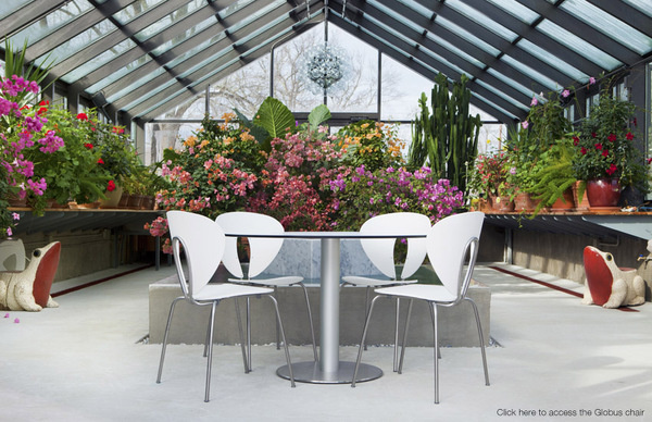 STUA design outdoor furniture: Globus chairs & Zero table #chair #design #tua #globus