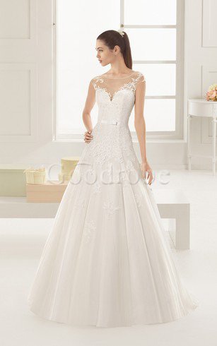 Robe de mariée longue col en bateau longueur au niveau de sol ligne a en salle