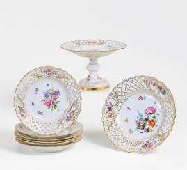 Meissen, a Small top shell, a Anbietteller and six pastry dish with breakthrough Rand #porcelain