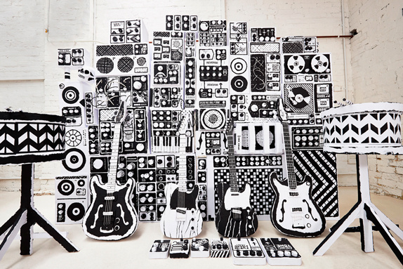GCL HIGH FANGS CLIP.04 #diy #art direction #set #music video #torn paper #paper craft #props #film clip