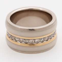 HELGE BERGER ladies ring with diamond band