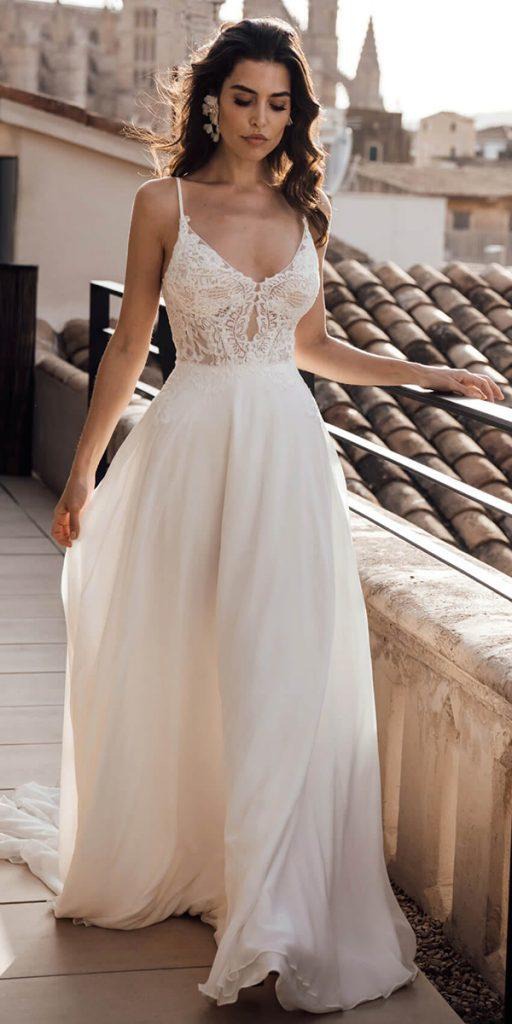 The Louvienne 2019 bridal collection shows elegant effortless beauty. Every gown is created with love and passion, as a result, exude seduction, femininity and comfort.