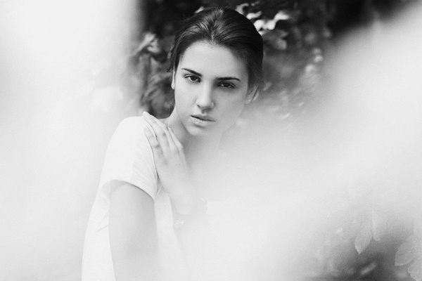 Gosia on the Behance Network #white #girl #b&w #photo #black #portrait #and