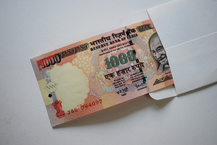 IG090 #bribe #envelope #money