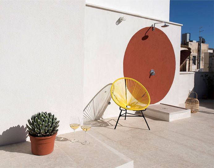 House in Sicily Renewed with Sophisticated Simplicity and Traditional Materials