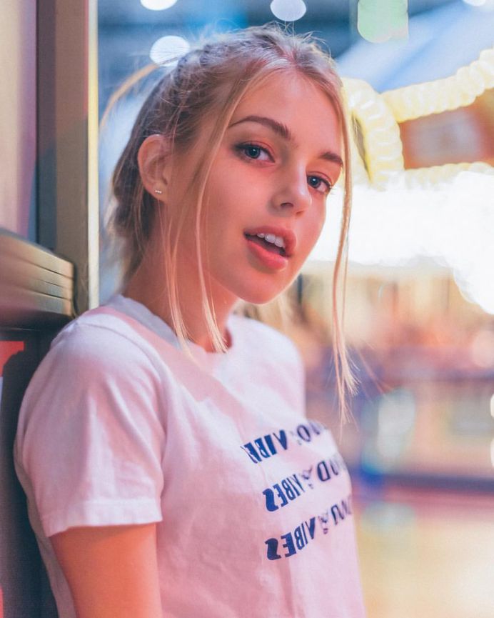 Splendid Female Portrait Photography by Oscar aka Sotahboy