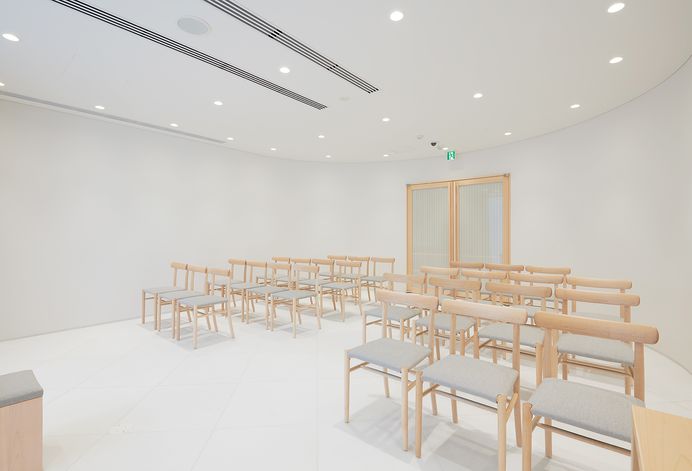 Mt. Tanakusan Kuramae Temple by naoyamatsumoto design