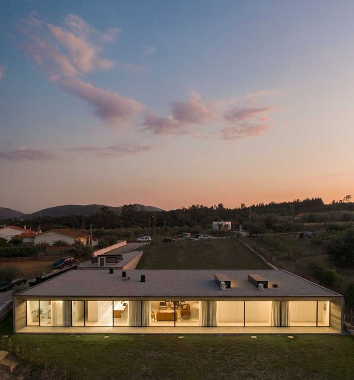 Casa Tojal / Contaminar Arquitectos