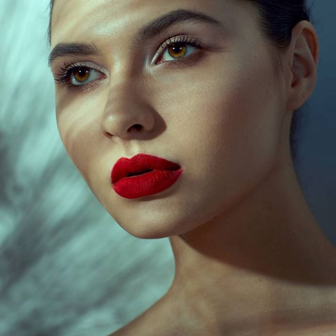 Glorious Female Portrait Photography by Mindaugas Navickas