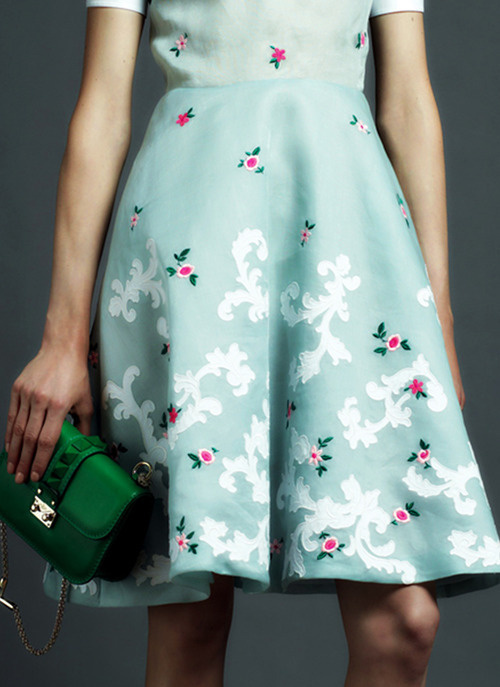 Fashion photography(Valentino Pre Spring 2013, via fuckyeahfashioncouture) #fashion #valentino #dress