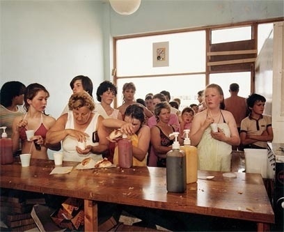 13782-large.jpg (JPEG Image, 408x333 pixels) #photography #martin #parr