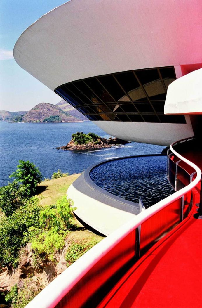 Oscar Niemeyer, Marcela Grassi · Museu d’Arte Contemporanea de Niteroi
