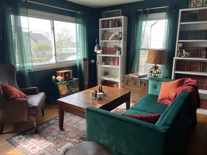 kinda stylish and cozy  living room