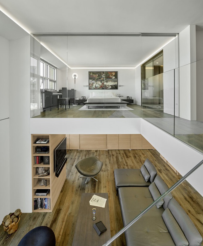 Two-Story loft / INTERSTICE Architects