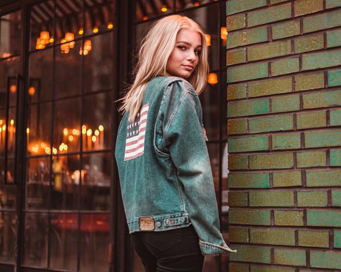 Gorgeous Lifestyle Portrait Photography by Chelsea Mealo