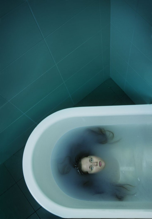 tub floating green
