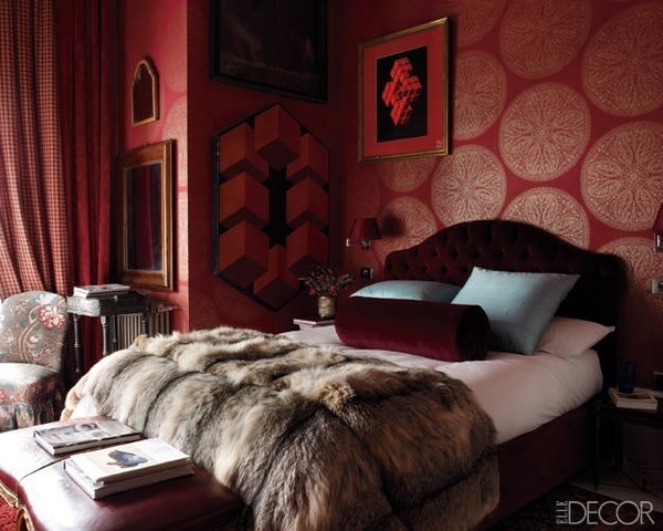 Luxe red bedroom #colors #wallpaper #shapes
