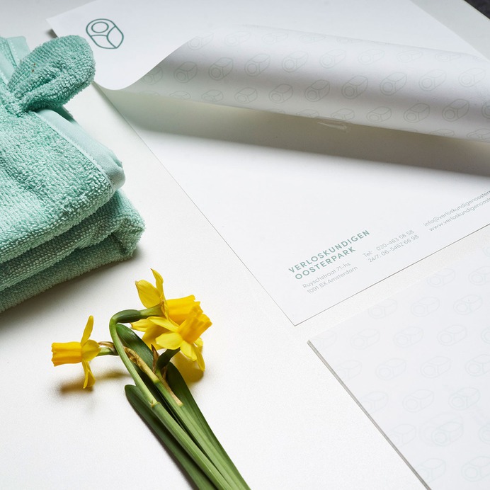 Brand identity for midwifes practice - Mindsparkle Mag Verloskundigen Oosterpark is a small-scale midwifes practice in Amsterdam. This identity, designed by Anouk Moller, shows their character: down-to-earth, friendly & involved, contemporary. #logo #packaging #identity #branding #design #color #photography #graphic #design #gallery #blog #project #mindsparkle #mag #beautiful #portfolio #designer