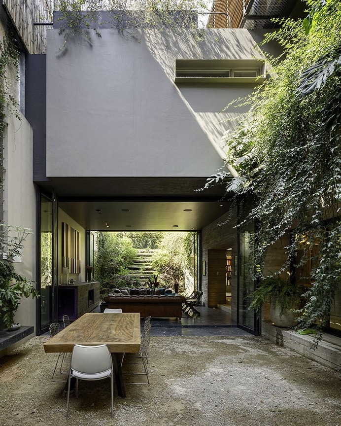 PN House in Mexico City – an Ever-Present Sense of Indoor-Outdoor Living