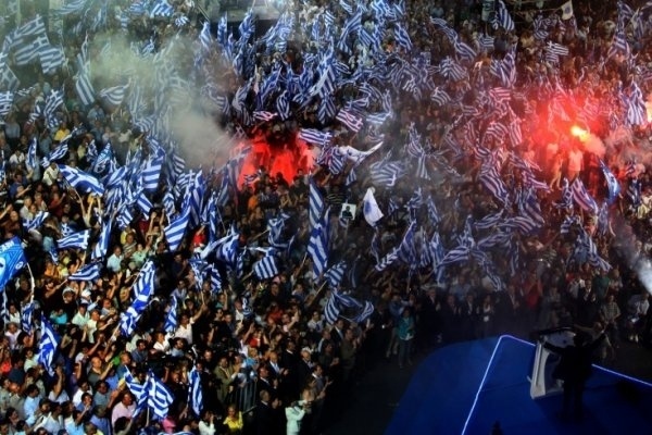 Pre-election campaign in central Athens » Creative Photography Blog #photography