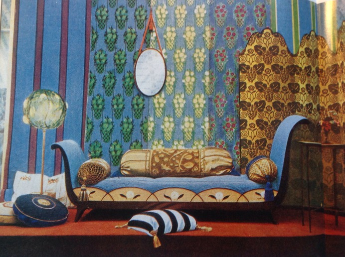 Display_at_Salon_D'Automne_(1913).jpg (2012×1502)