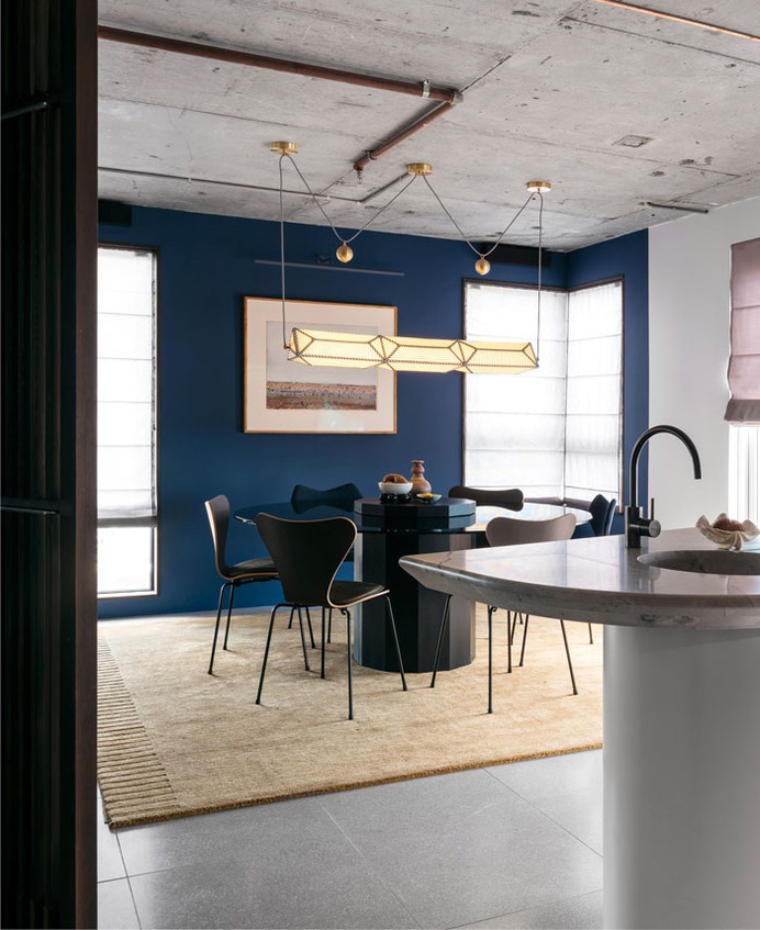Dark Hues at Sydney Apartment by Studio Amber Road - InteriorZine