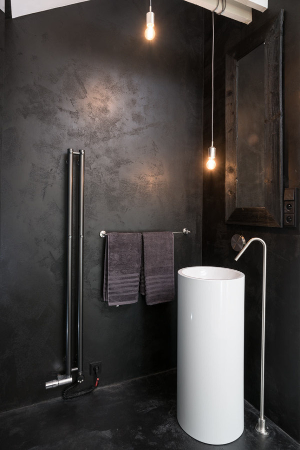 A Family Home with a Black & White Interior in main interior design Category #interior #design #decor #deco #decoration