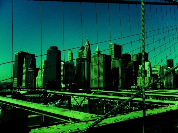 Nouvelle York 2010 on Behance #lines #wallb #new #york #bridge #green