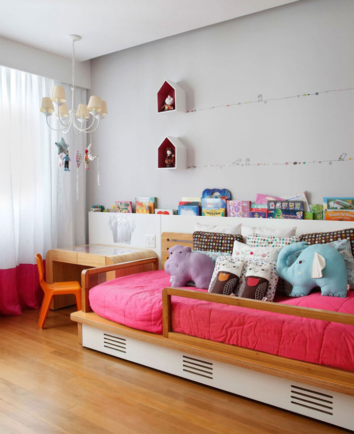 Modern And Comfortable Triplex by Izabela Lessa Arquitetura
