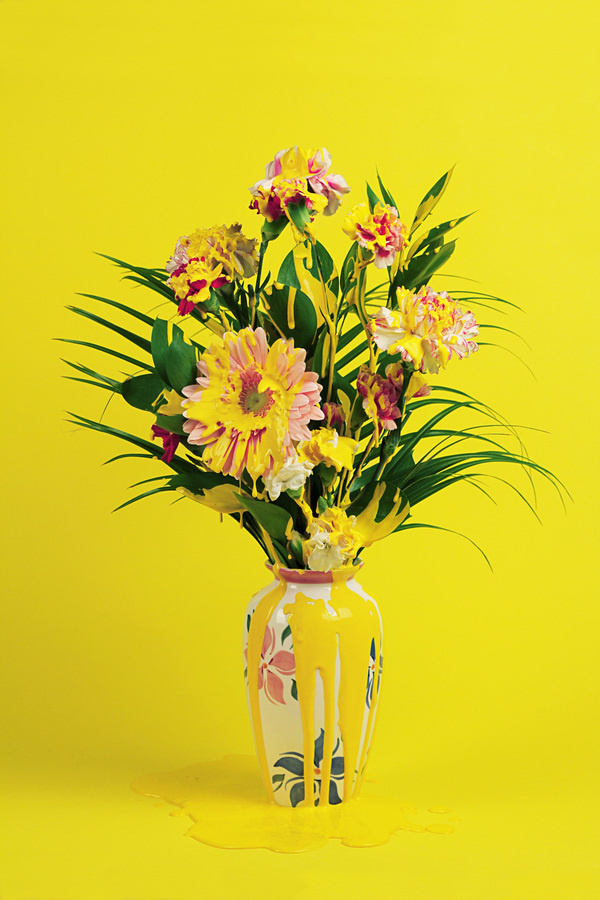 B U I L D #yellow #color #flowers #vase