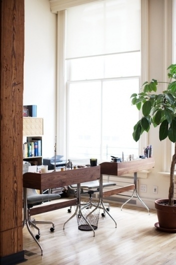 desire to inspire - desiretoinspire.net - Emily JohnstonÂ Anderson #desk #workspace