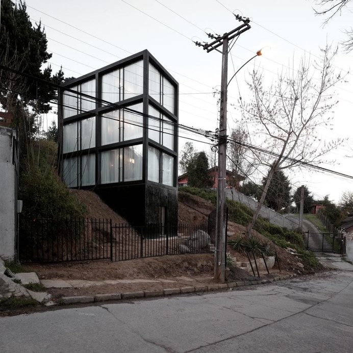 Pezo von Ellrichshausen's Arco House, Concepción Chile, 2011