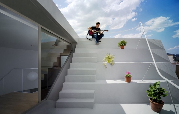 Lude House by Grupo Aranea in Murcia, Spain